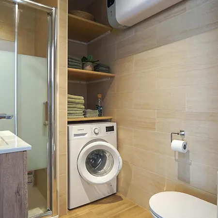 Beautiful House In Εστεπόνα