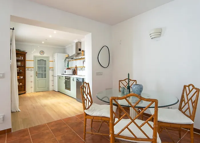 Beautiful House In Nyaraló Estepona